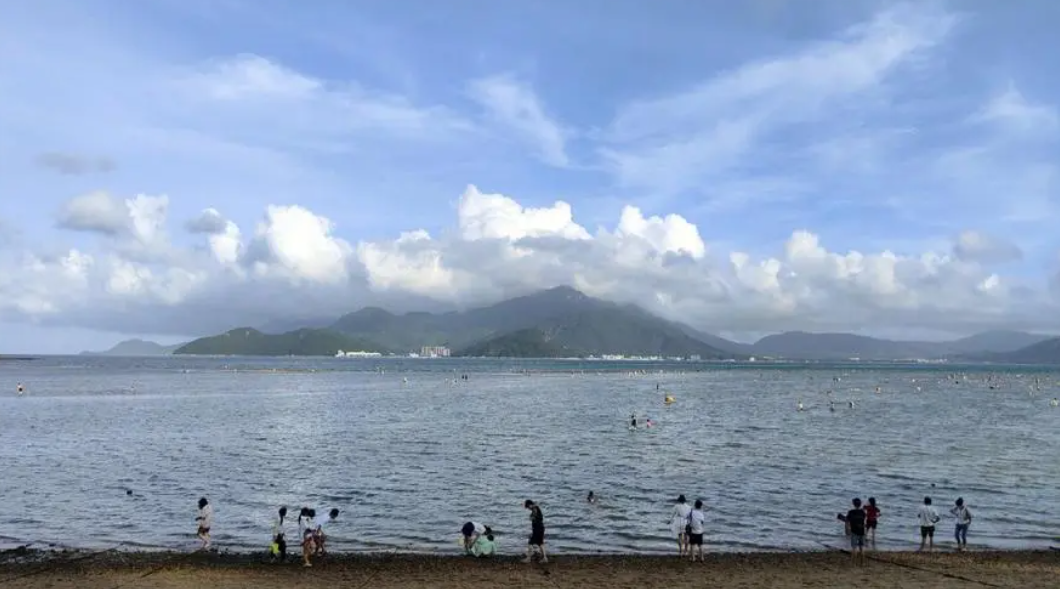 海邊沙灘防偷渡、防溺水監(jiān)控使用球形轉(zhuǎn)臺(tái)設(shè)備的優(yōu)勢(shì)包括哪些！